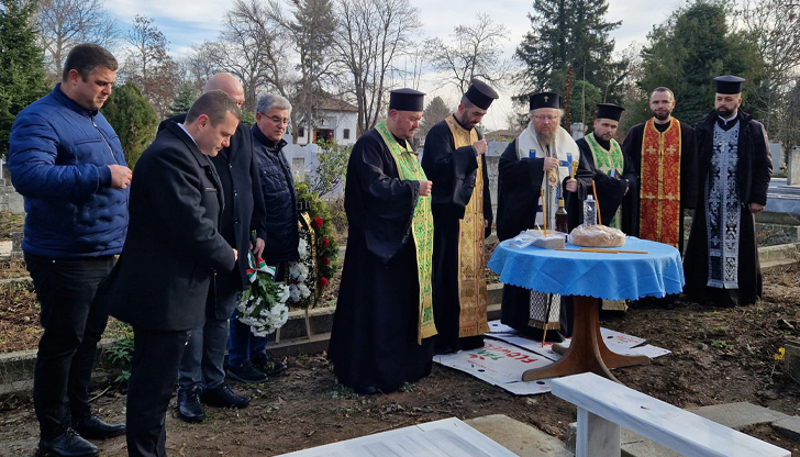 С панихида бе почетена паметта на един от най-дейните и