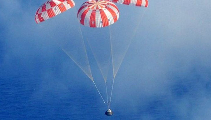 Апаратът се озова край бреговете на МексикоКапсулата на НАСА Орион