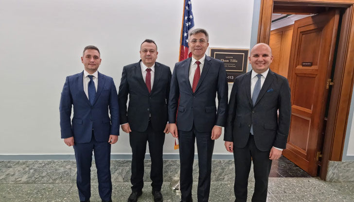 Лидерът на ДПС участва в Интерпарламентарния форум по разузнаване и