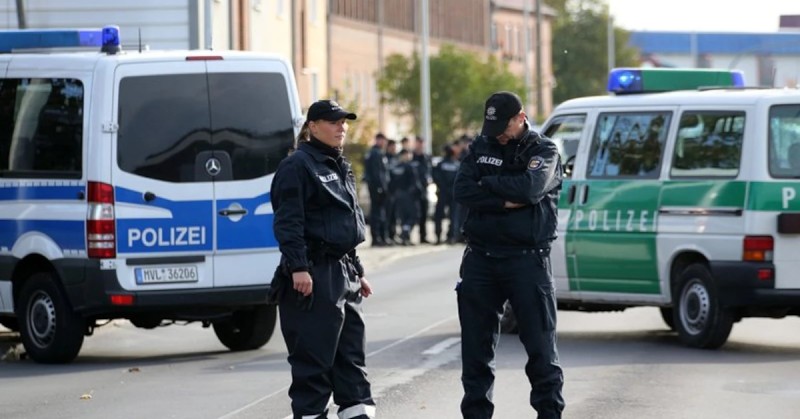 Полицията освободи заложниците - жена и дете40-годишният германец, който държеше