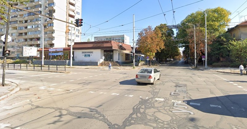 Участъкът е асфалтиран и са поръчани части за светофарната уредба,