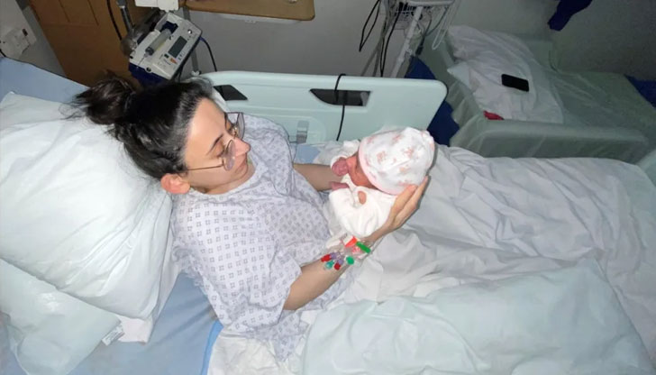 Хира Ахмад страда от синдром на Брук, който засяга само