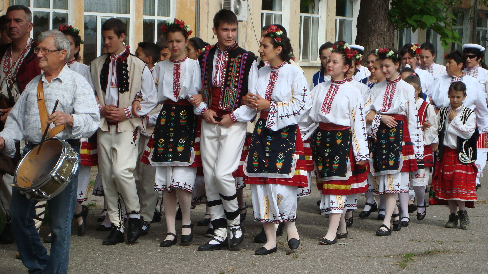 Българският химн също не е безплатен - там също е