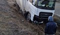 Камион пропадна в канавка край Велико Търново