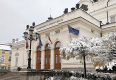 Гласуват промените в Закона за здравното осигуряване и докладите на