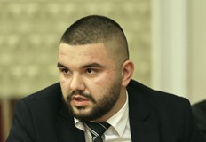 21 годишният Християн Пендиков бе настанен във ВМАТримата нападатели на 21 годишния