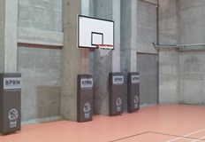 Баскетболистите получиха протектори за подобряване безопасността за тренировките в зала