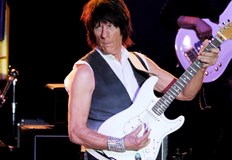 Джеф Бек е един от пионерите не електрическата китараЛегендарният за