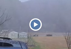 Хората са изумени от нетипичното за януари времеГръмотевична буря се