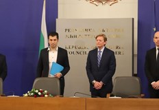 Документът е подписан светкавично без съгласуване а чуждите компании изискват