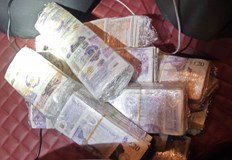 Парите са открити при две проверки на товарни автомобили с