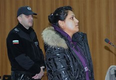 Лелята на Бериван потъна в сълзи23 годишната Бериван обвинена в убийството