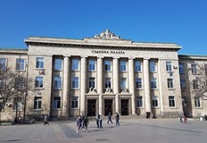 Двама твърдят че не са знаели за укритите в колата