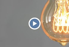 На покрива на сградата вече се монтира ветрогенераторПървото училище в