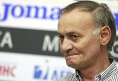 Един фалшивите договори е от септември 2022 г като в