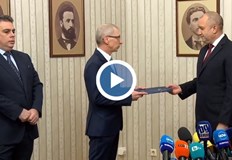 Румен Радев пита могат ли да се договорят с ГЕРБ