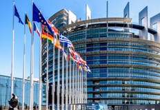 Най тежкият скандал за корупция в историята на Европейския парламент продължава