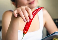 Скорошно проучване намери връзка между пикантната храна и развитието на
