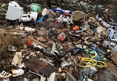 Сметището е в района на месодобивно предприятие Николов 95 ЕООД