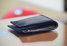 Момчетата споделиха че в полицията са извикали собственика на портмонето