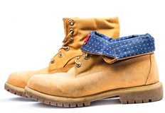 В момента в който обувките ви се износят веднага ги