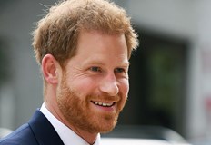 Все още няма реакция от Бъкингамския дворецПринц Хари с нови