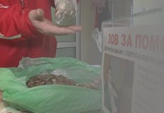 Крадците са двама мъже на 21 и 36 години и