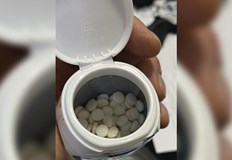 Открита била пластмасова кутия от дъвки със 182 хапчета амфетаминВчера