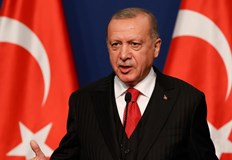 Заплатите на държавните служители и всички пенсии ще бъдат увеличени