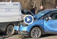 При удара лекият автомобил е запратил машината в тревната площЛек