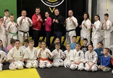 Сдружение Арената подкрепи русенския спортРусенският спортен карате клуб Юнак получи