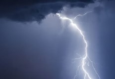 Мълнии падат между 40 и 120 пъти в секунда по