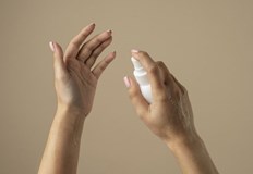 При лабораторни тестове е установено че спреят убива 99 99