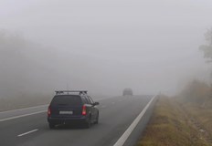 Видимостта е ограничена до 100 метраМъгла затруднява видимостта в района