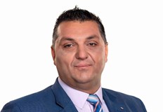 По думите на синия лидер в местния парламент има две