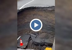 Щатът беше връхлетян от проливни дъждовеКалифорнийска магистрала в окръг Сан