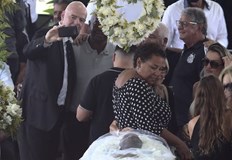 Джани Инфантино беше жестоко критикуван след като си направи селфи