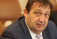 Дебатите в парламентарната комисия продължиха три часаСлед дебат продължил три