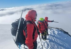 Въпреки опасната обстановка по последна информация хеликоптерът ще излети от