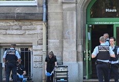 След като извършил атаката ученикът сам се обадил на полициятаСедемнадесетгодишен