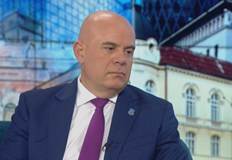 Според него механизмът за разследване на главния прокурор противоречи на