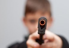 Инцидентът е от новогодишната нощ в пловдивския квартал Столипиново Сложиха пистолет