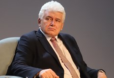 Газенето на конституцията и законите се превърна в национален спорт