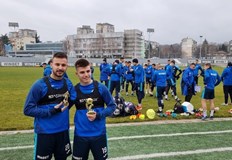 Фенове отличиха с приз футболиста Теодор Костов победител в анкетата