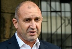 Според Евгений Дайнов Румен Радев се подреди до най крайните пропагандатори