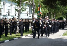 Учебното заведение предлага 12 цивилни специалности както и седем специализации