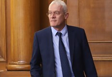 Това стана с решение на НСПарламентът отстрани предсрочно управителя на