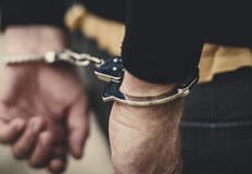 Това е поискано с европейска заповед за арест след като