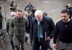 Бившият британски премиер Борис Джонсън посети изненадващо Украйна За мен е