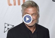 Холивудската звезда простреля смъртоносно операторка на снимачната площадкаПрокурорите планират да